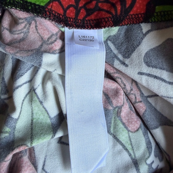 LuLaRoe Ghouls Halloween Skulls Rose Leggings Comfort Stretch Pants Goth | T/C - Picture 13 of 13